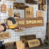 BIỂN GỖ NOSMOKING, gỗ 2 màu tương phản, chi tiết dán nổi. BWC-PMV1